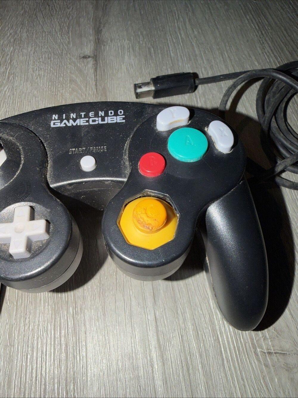 Nintendo Gamecube Controller - Picture 2 of 4